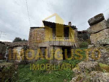 Moradia na Mizarela