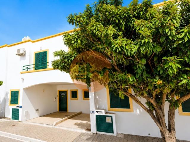 Moradia na Praia da Lota, Manta Rota, disponível para arrendamento temporário