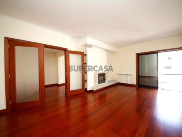 Moradia na Vilabeira, zona próxima do centro de Viseu