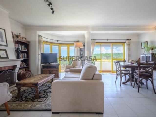 Moradia T2+1 no Centro da Ericeira com Vista Mar Deslumbrante em Condomínio Privado