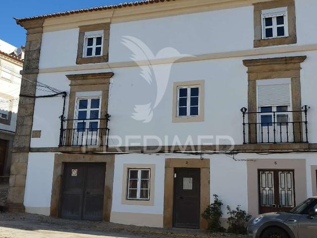 Moradia no centro de Castelo de Vide