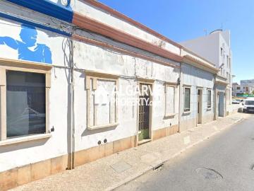 Moradia no Centro de Faro com 157 m² e Pátio com Piscina 157m² Faro Sé e São Pedro