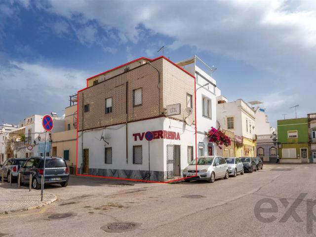 Moradia no centro de Olhão com projecto aprovado. 104m² Olhão