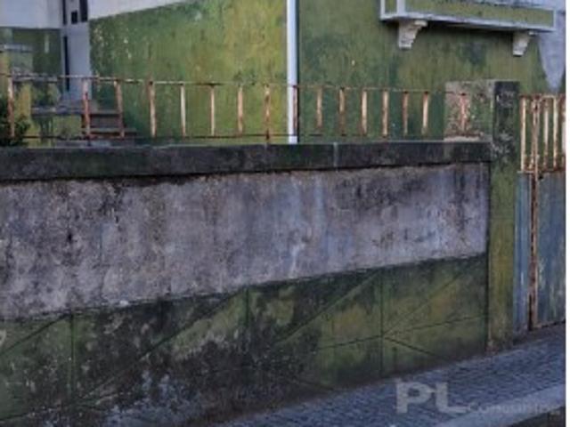 MORADIA NO CORAÇÃO DE VALADARES PARA RECUPERAR