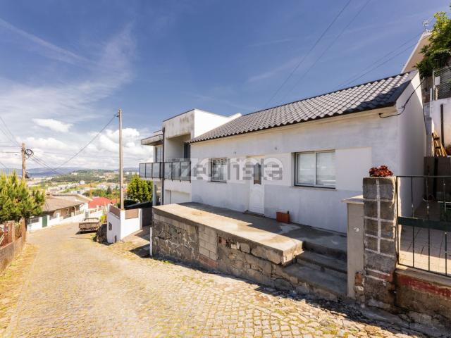 Moradia, Nogueiró e Tenões