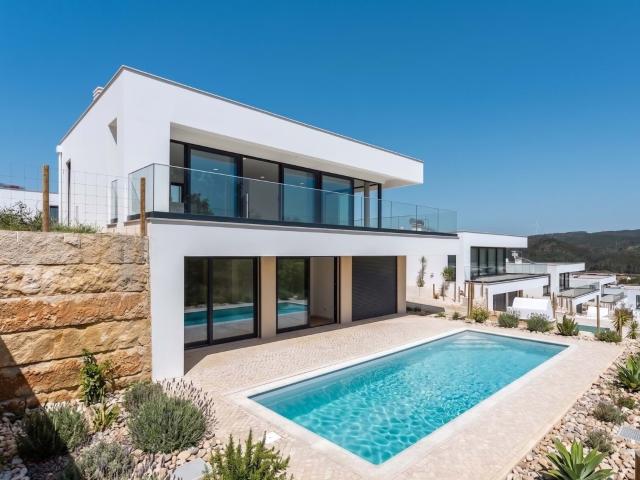 Moradia Nova com Piscina Privada Perto da Nazaré 184m² Nazaré
