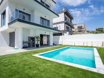Moradia Nova com Vista Tejo, Piscina e Terraço Panorâmico a Poucos Minutos de Lisboa