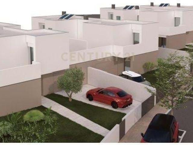 Moradia Nova Construção T4