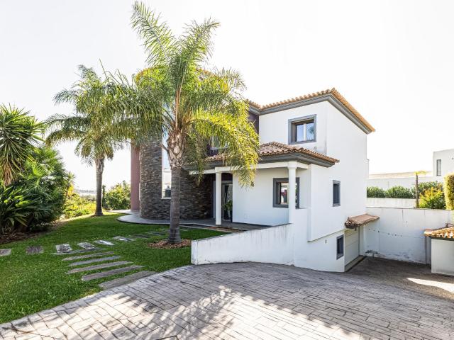 Moradia nova de 6 quartos virada a norte/sul distingue se pe. 336m² Albufeira e Olhos de Água