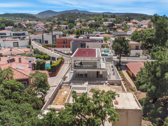 Moradia nova e elegante perto do centro de Azeitão