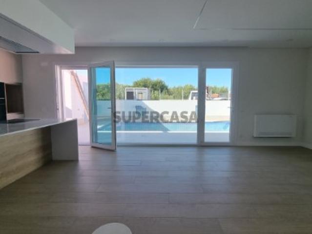 Moradia nova moderna 238m2 piscina garagem vista Arrábida Sintra Lisboa 4 suites closet 8 e 5m2 com balcão