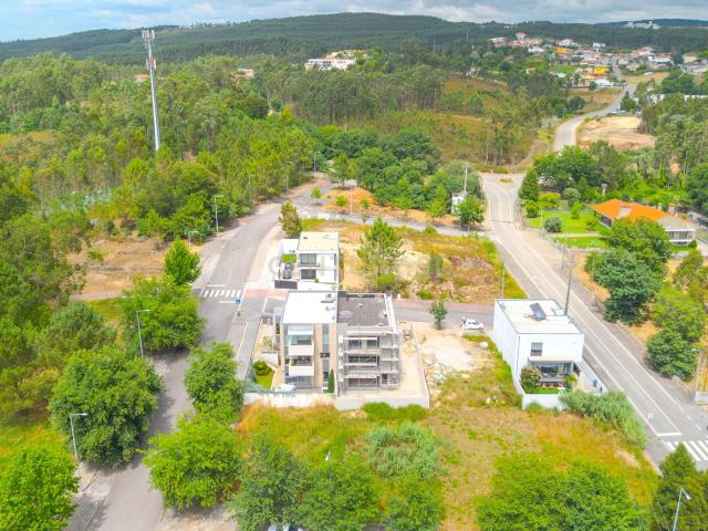Moradia nova em fase final de construção