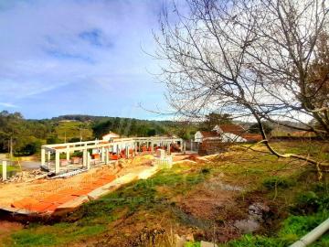 Moradia Nova Estilo Tradicional Português Torre Salir de Mat. 0m² Salir De Matos