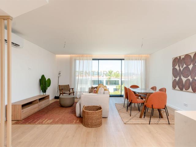 Moradia Nova T3+1 com Terraço, Garagem e Classe Energ. A+ |. 158m² Loures