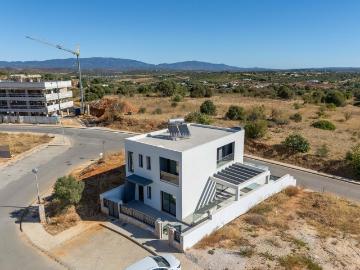 Moradia Nova T3+1 Com Piscina E Garagem Para Venda Na Mexilh. 175m² Mexilhoeira Grande