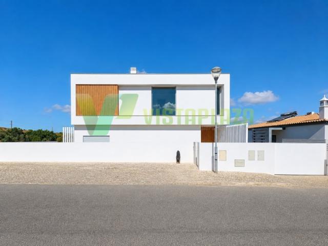 Moradia nova T3 + 1 em Estômbar, com piscina de água salgada, acabamentos de elevada qualidade e garagem