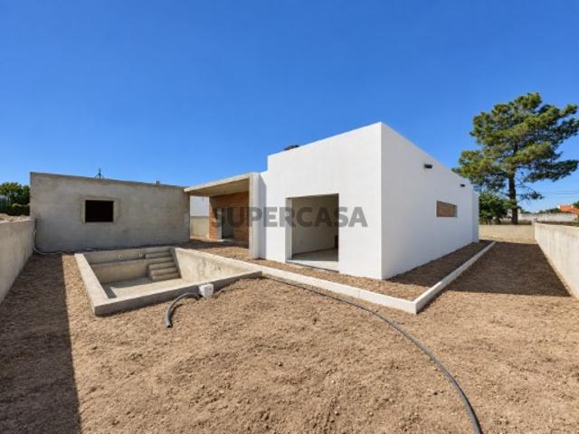 Moradia Nova T3 C/ Piscina Azeitão