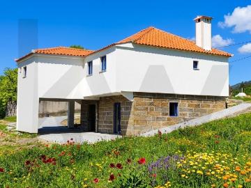 MORADIA NOVA T3 com Jardim e Garagem, junto ao do Hospital de Amarante
