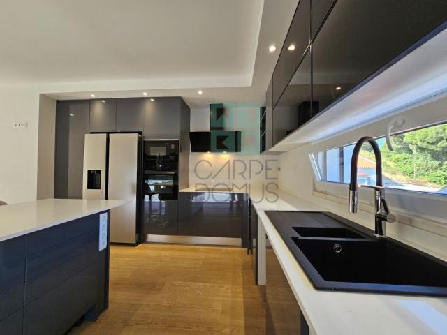Moradia nova T4, com piscina, em Alverca Vila Franca de Xira, Lisboa
