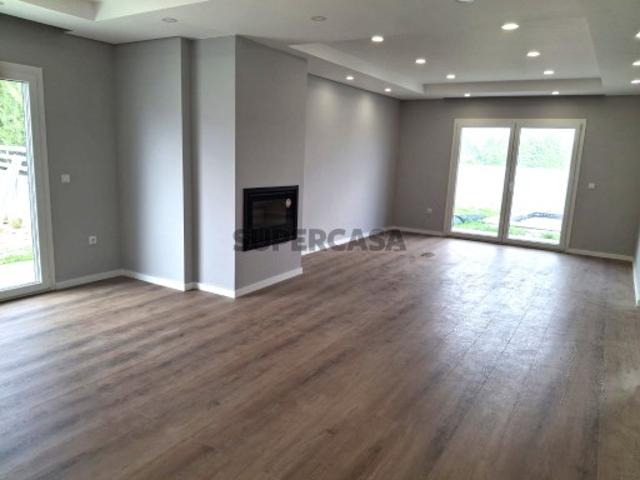 MoradiaT4 com 240m2 em Azeitão