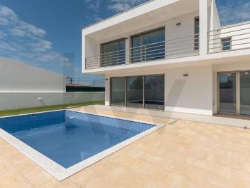 Moradia T4 entre a Aldeia e o Mar