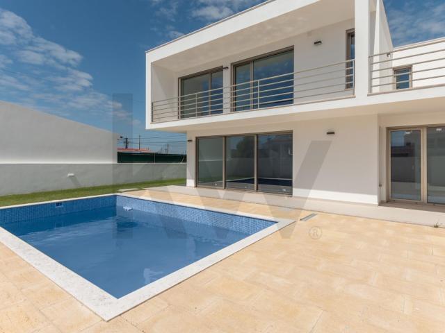 Moradia T4 entre a Aldeia e o Mar