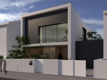 Moradia Nova T9 em Loures