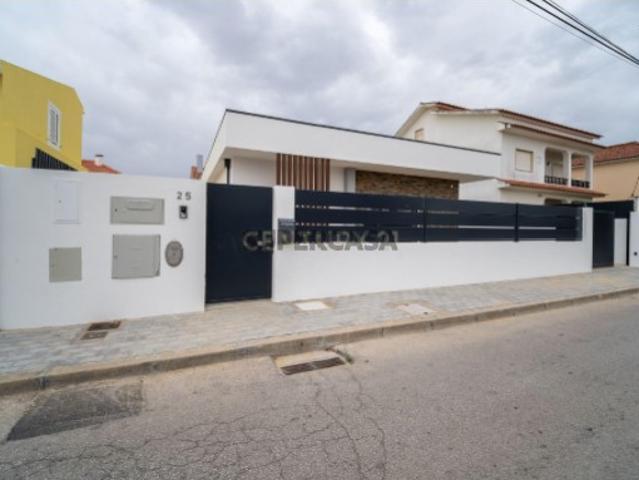 Moradia Nova térrea T3+1 em Fernão Ferro, Seixal