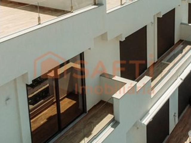 Fuseta / Algarve Moradia V3 com Piscina privada