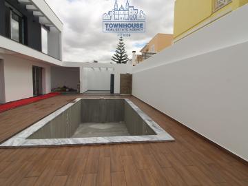 Moradia nova V4 Isolada em Azeitão com de 420m2 de terreno e ABP 210m2 com piscina