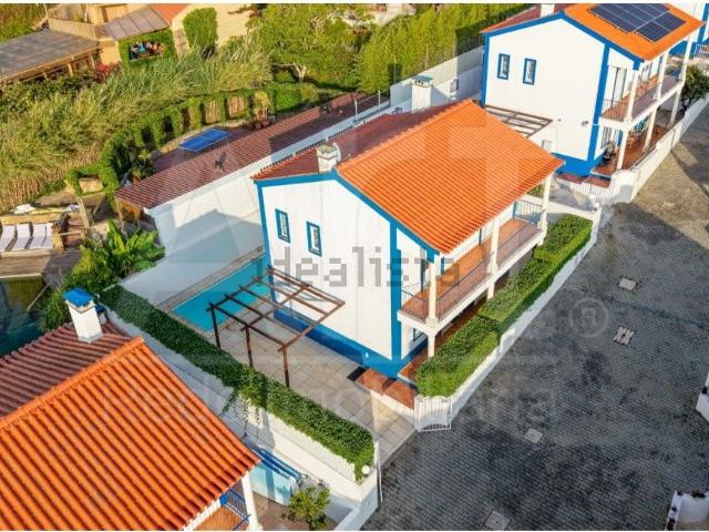 Moradia, Óbidos e Sobral da Lagoa