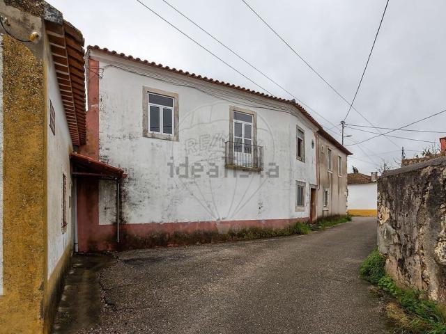 Moradia, Olaia e Paço