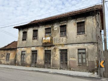Moradia, Oliveira de Azeméis Santiago da Riba Ul Ul Macinhata da Seixa Madail