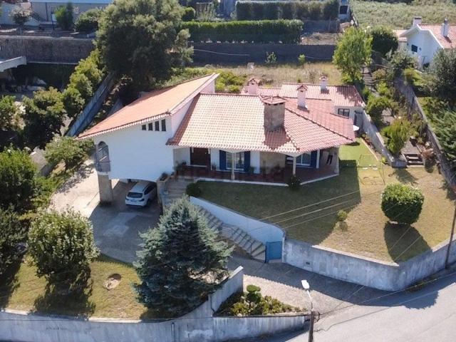Moradia, Oliveira de Azeméis Santiago da Riba Ul Ul Macinhata da Seixa Madail