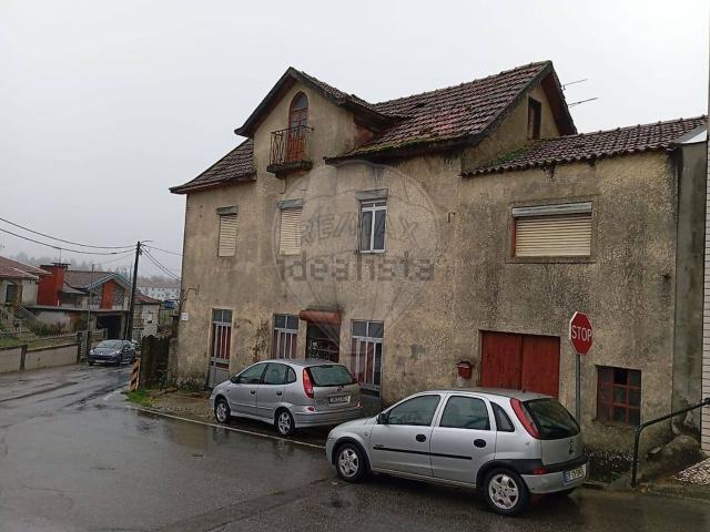 Moradia, Oliveira de Azeméis Santiago da Riba Ul Ul Macinhata da Seixa Madail