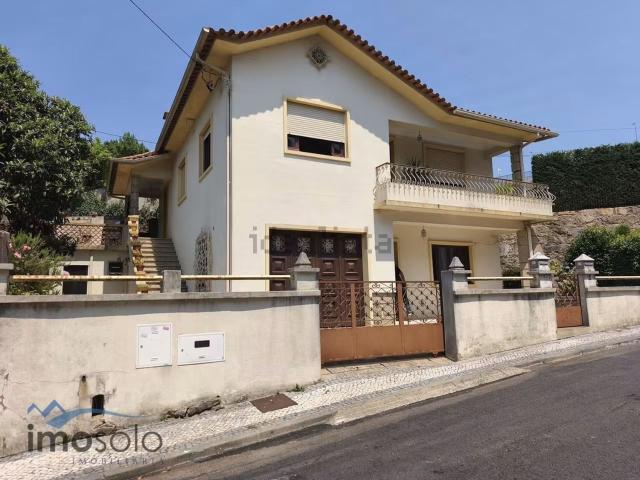 Moradia, Oliveira de Azeméis Santiago da Riba Ul Ul Macinhata da Seixa Madail