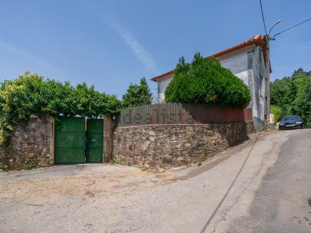 Moradia, Oliveira de Azeméis Santiago da Riba Ul Ul Macinhata da Seixa Madail