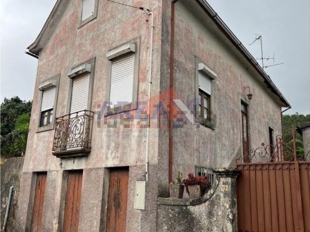 Moradia, Oliveira de Azeméis Santiago da Riba Ul Ul Macinhata da Seixa Madail