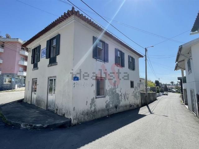 Moradia, Oliveira de Azeméis Santiago da Riba Ul Ul Macinhata da Seixa Madail