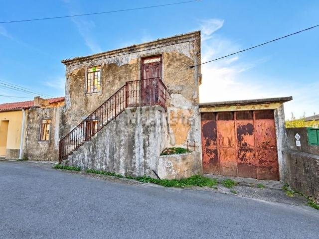 Moradia, Oliveira de Azeméis Santiago da Riba Ul Ul Macinhata da Seixa Madail