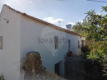 Moradia, Oliveira de Azeméis Santiago da Riba Ul Ul Macinhata da Seixa Madail