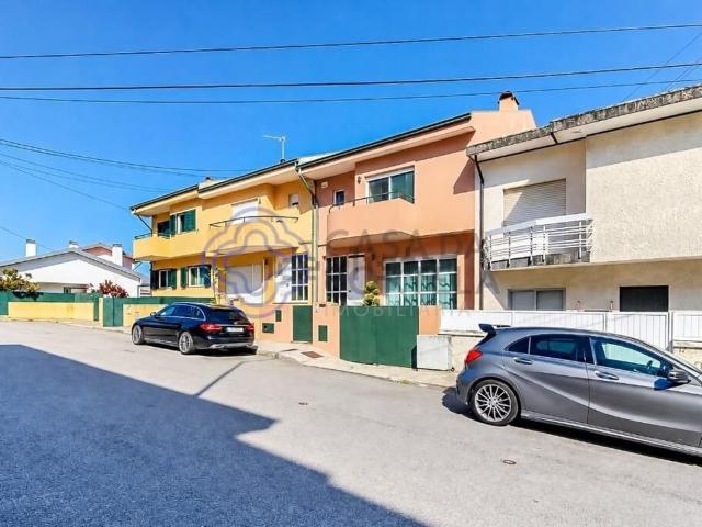Moradia, Oliveira do Douro
