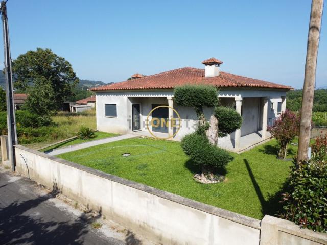 Moradia, Atiães