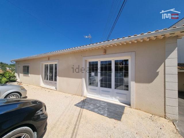Moradia, Atouguia