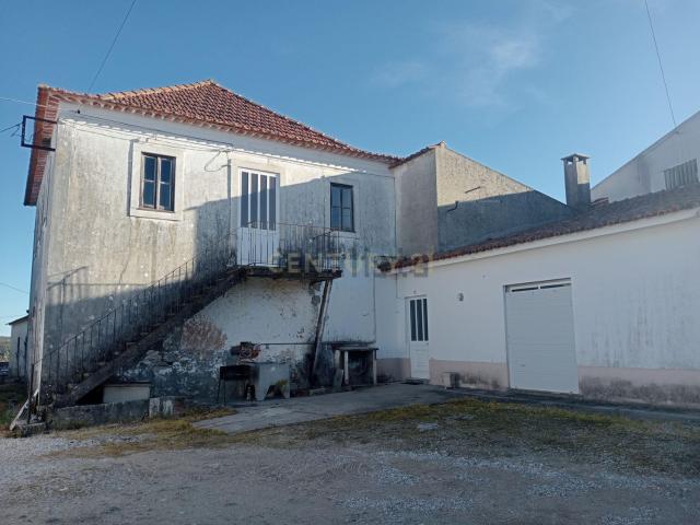 Moradia, Atouguia