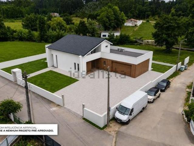 Moradia, Avelãs de Caminho