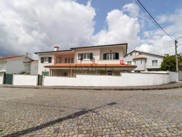 Moradia, Aves
