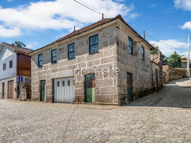 Moradia, Avessadas e Rosém