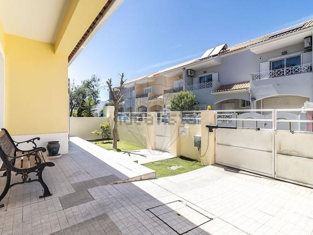 Moradia, Azeitão