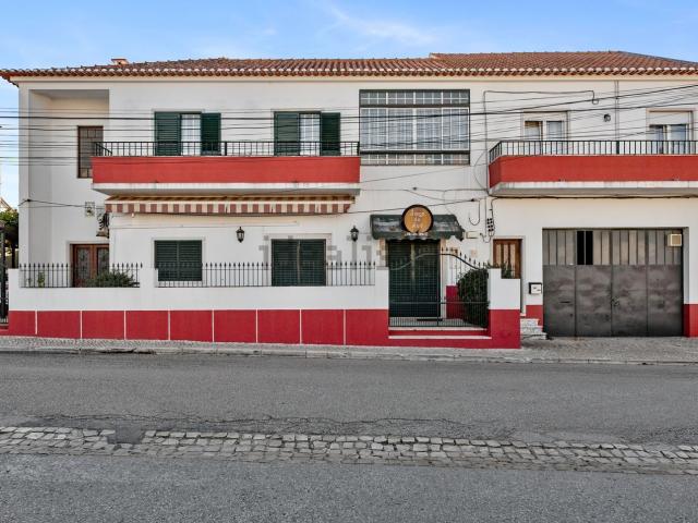 Moradia, Azeitão